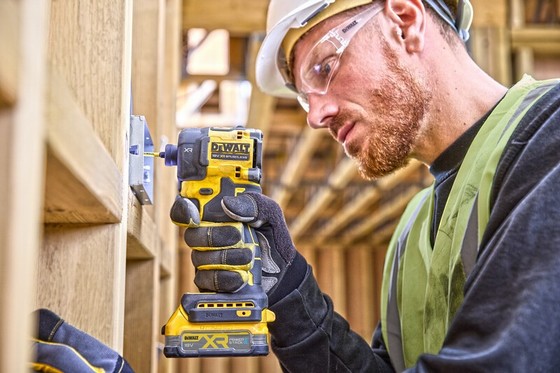 DEWALT DCF870E2T-GB 18V HYDRAULIC IMPACT DRIVER 2 x 1.7ah POWERSTACK BATTERIES & CHARGER