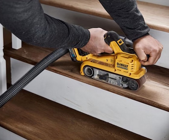 DEWALT DCW220NT-XJ 18v XR BRUSHLESS 75mm BELT SANDER BODY ONLY)