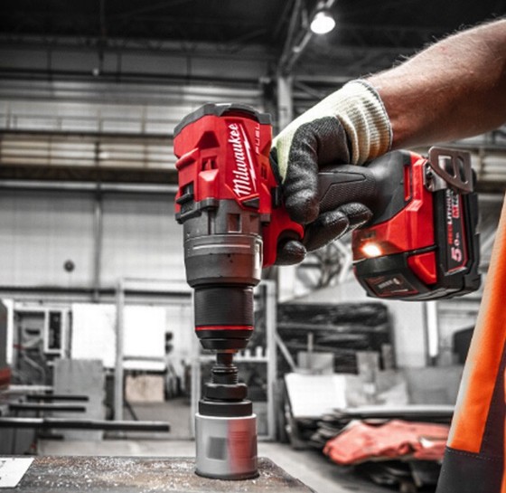 MILWAUKEE M18FPD3 18v GEN 3 BRUSHLESS COMBI HAMMER DRILL (BODY ONLY)